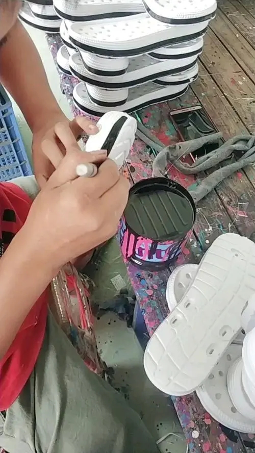 鞋底描漆工藝的技術演進與生產實踐